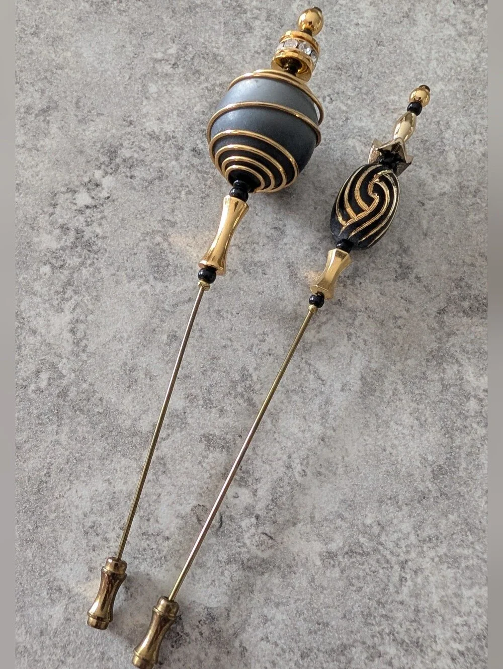 Vintage Black And Gold Tone Hat/Stick Pins